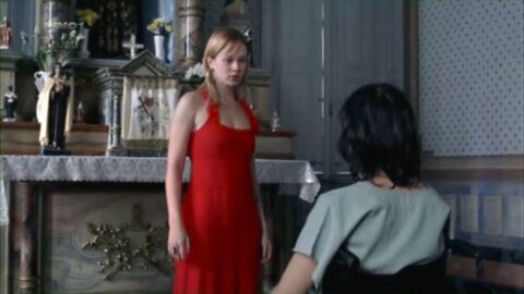 Mariana Ximenes dando el pecho