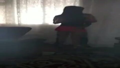 Mi esposa con su primer amante haciendo sexo caliente frente a mi