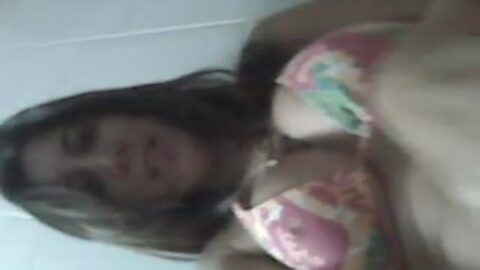 Morena tetona envió desnudos por Whatsapp