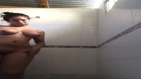 Moreninha Latina Con Cuerpo De Guitarra Cayó En La Red