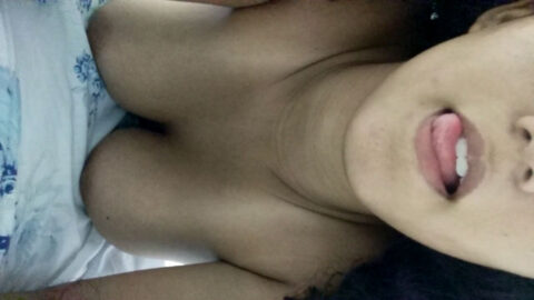 Moreninha de Manaus masturbándose se conectó