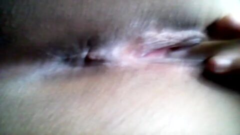 Mulata de Ananindeua - Pará Metiendose El Dedo En El Culo