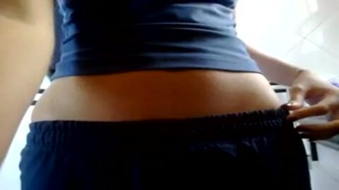 Ninfa siririca con coño peludo