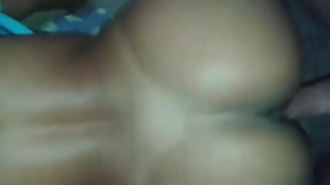 Niño comiéndose a la mulata