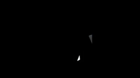 Novia masturbándose en el estacionamiento