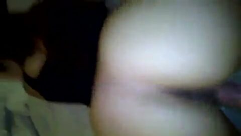 Novia pelirroja poniéndose cachonda