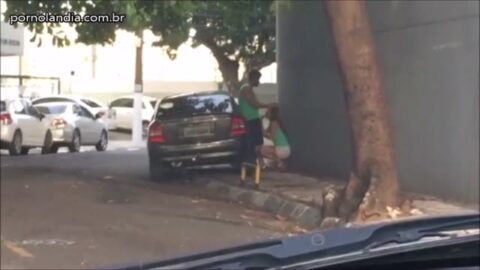 Pareja pillada teniendo sexo en la calle durante el Carnaval de Salvador