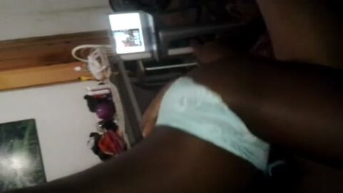 Pequeño creyente tomando polla