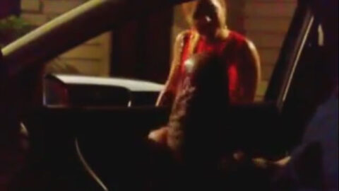 Pervertido se acerca a prostitutas con polla en mano parte 1