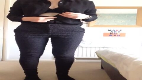 Profesor desnudándose para el director de la escuela filtrado en Internet