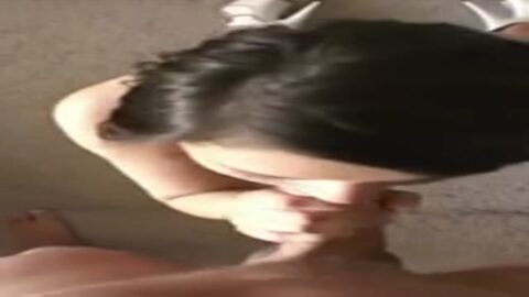 Putita en mamada amateur