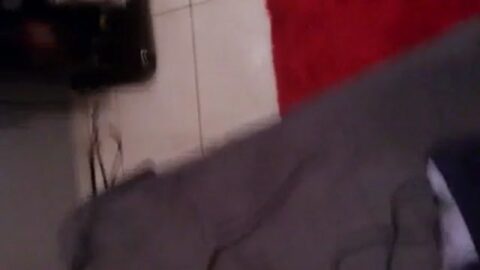 Roberta, toda bronceada, se lo regaló al amigo de su hermano por internet