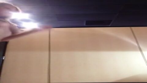 Rubia cachonda grabando porno