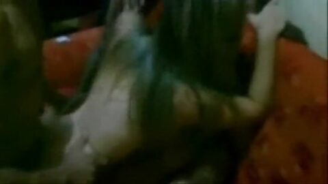 Rubia de muy buen gusto casada en orgía con negros.