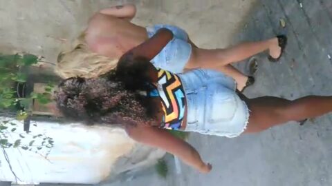 Rubia fue golpeada y pagada con grandes tetas