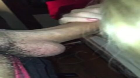 Rubia golosa chupando pollas salió en internet