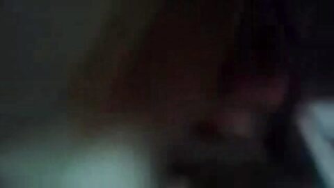 Rubia traviesa grabó la siririca para su novio