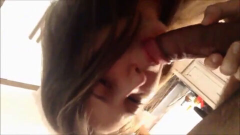 Sarah Ninfetinha salió a la red chupándose a su novio