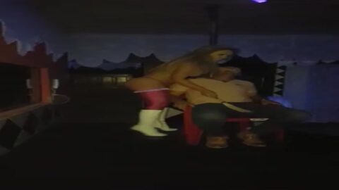 Stripper caliente en despedida de soltero