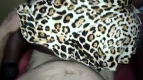 Tati Black Caliente Gran Trasero Sentado en una Polla