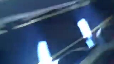 Tetona fue al baño del avión y filmó sus pechos