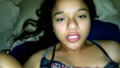 Tío incesto real comiéndose a una joven sobrina sin condón