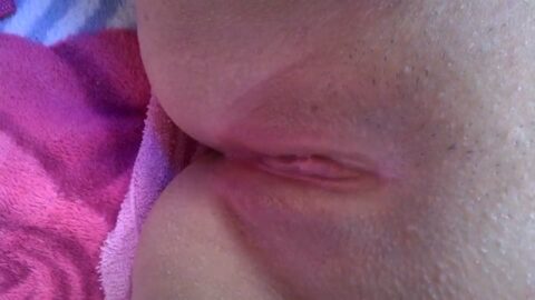 chica joven en siririca caliente