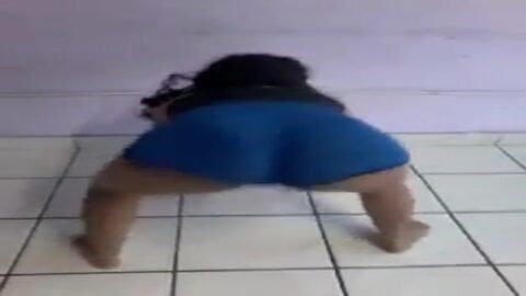 jovencita en facebook bailando bien, putita