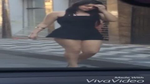 ¡Britney Bitch saludando al grupo!