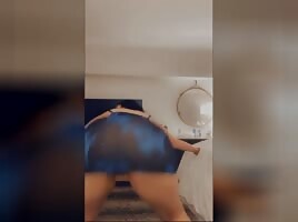 PAWG showing her twerk skills