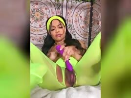 Squirting in like green lingerie
